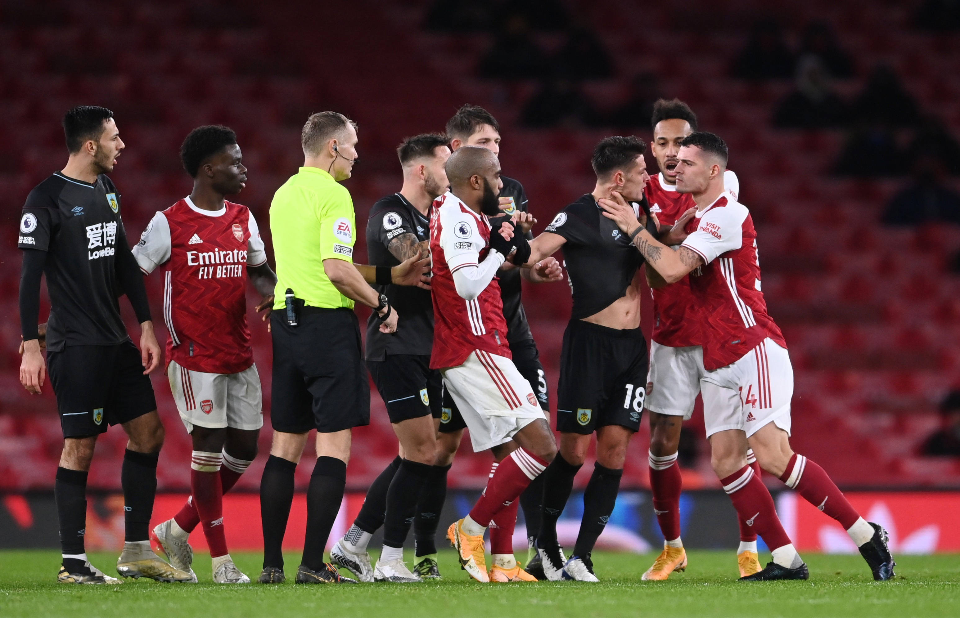 甲格局中显 甲格局中显